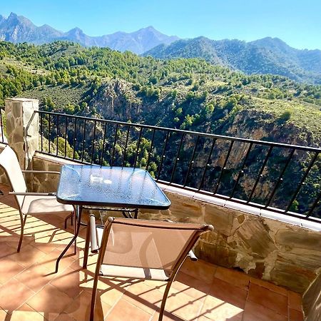 Apartamentos Axarquia , Frigiliana, Terraza Privada Con Vistas A La Montana Rio Y Al Mar Kültér fotó