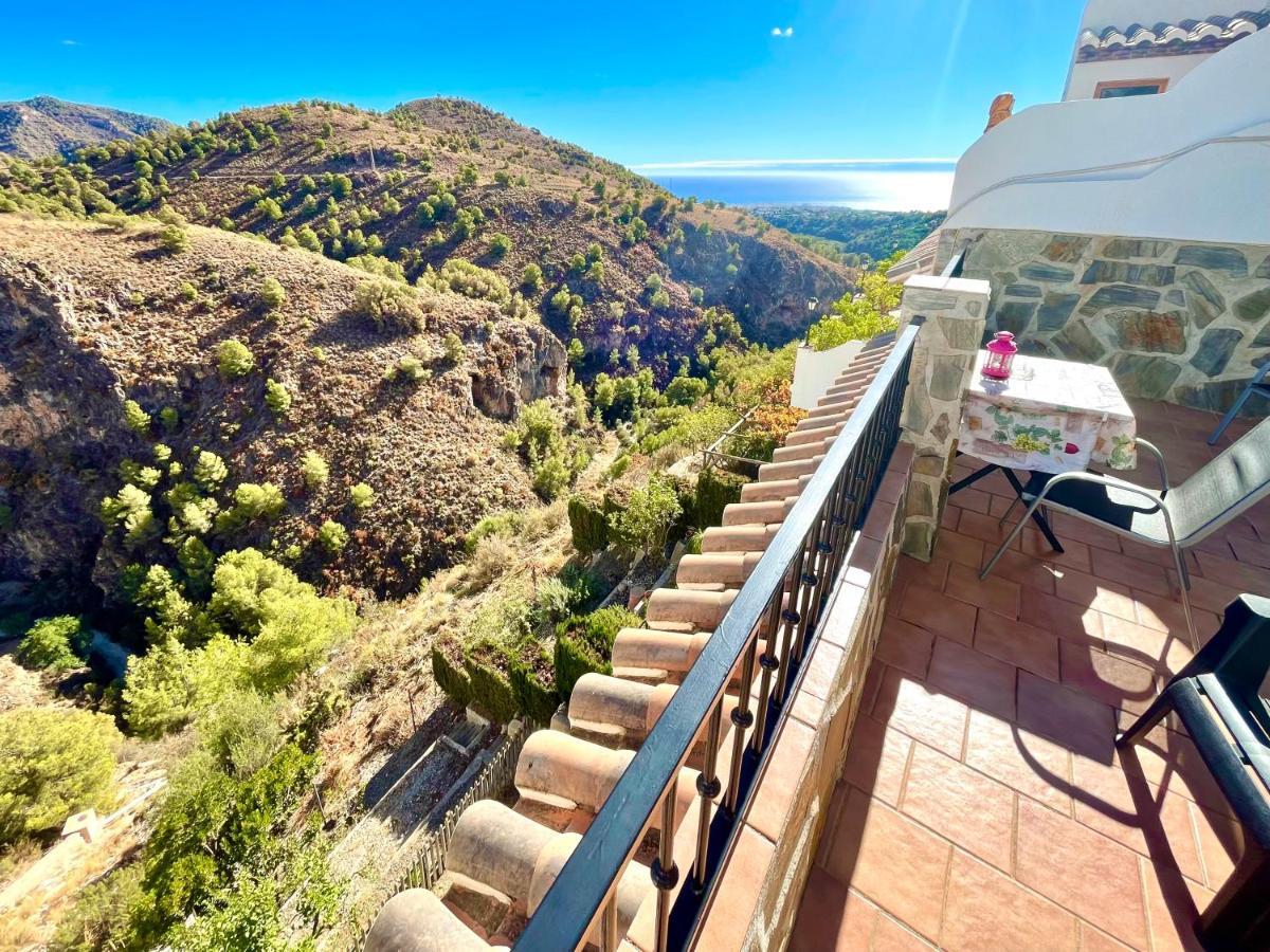 Apartamentos Axarquia , Frigiliana, Terraza Privada Con Vistas A La Montana Rio Y Al Mar Kültér fotó