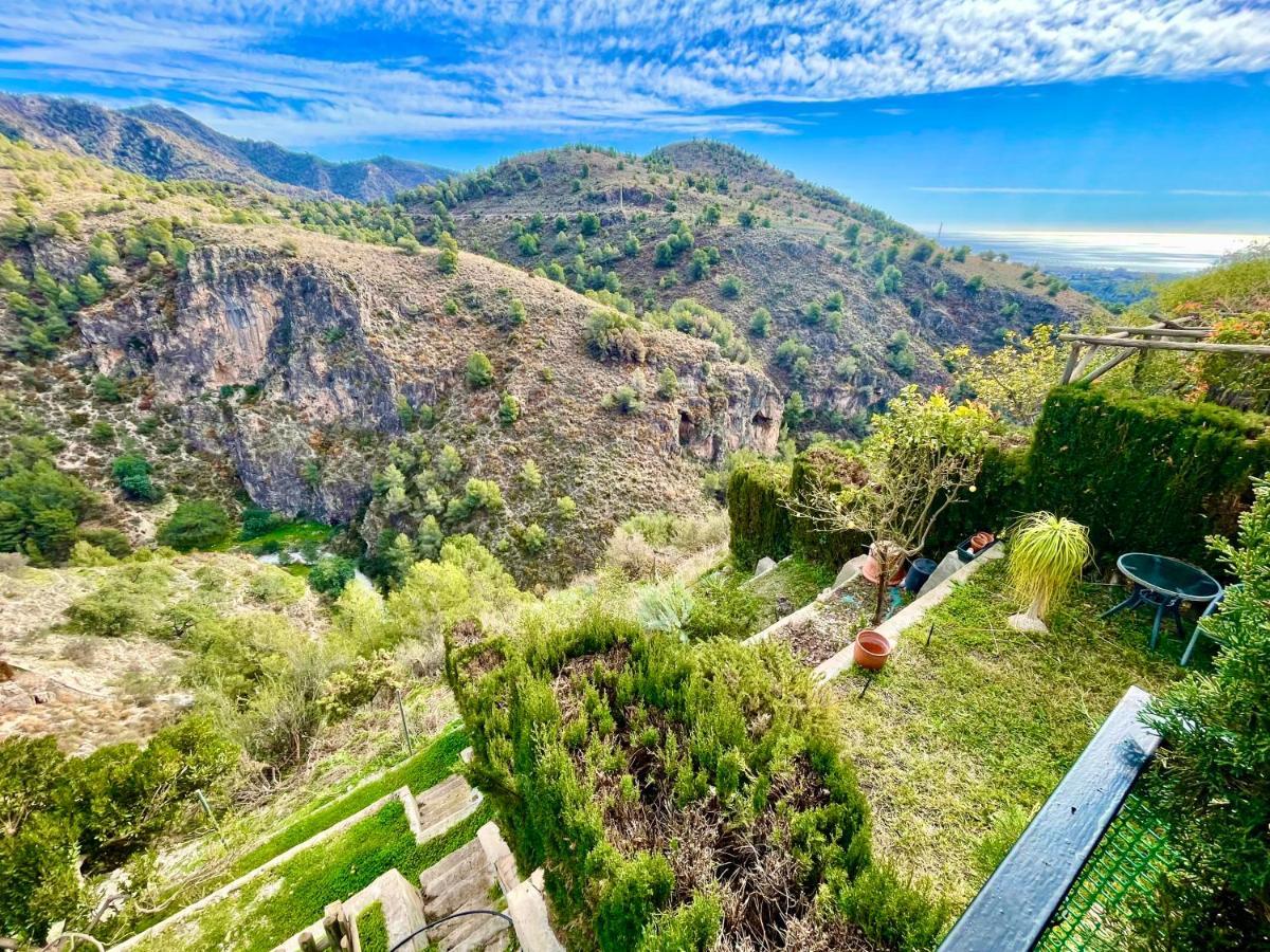 Apartamentos Axarquia , Frigiliana, Terraza Privada Con Vistas A La Montana Rio Y Al Mar Kültér fotó
