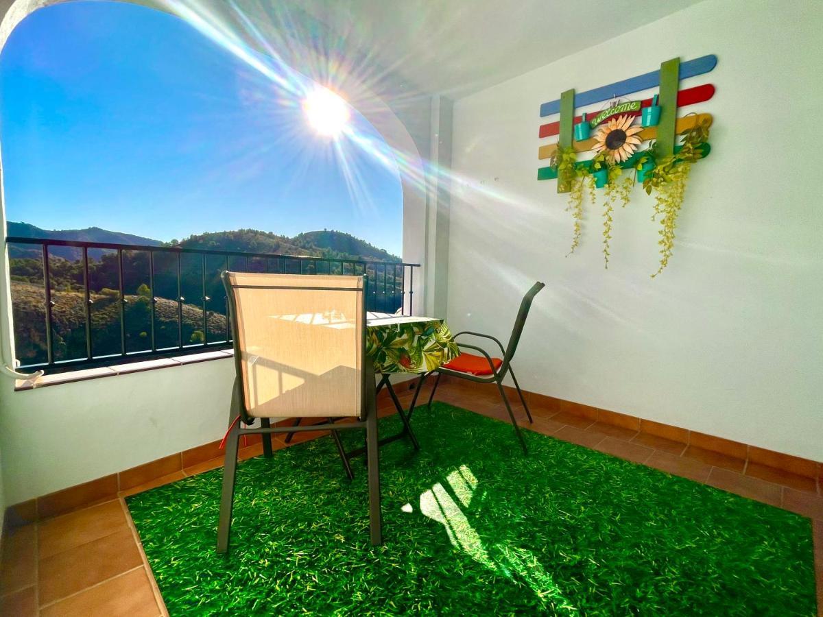 Apartamentos Axarquia , Frigiliana, Terraza Privada Con Vistas A La Montana Rio Y Al Mar Kültér fotó