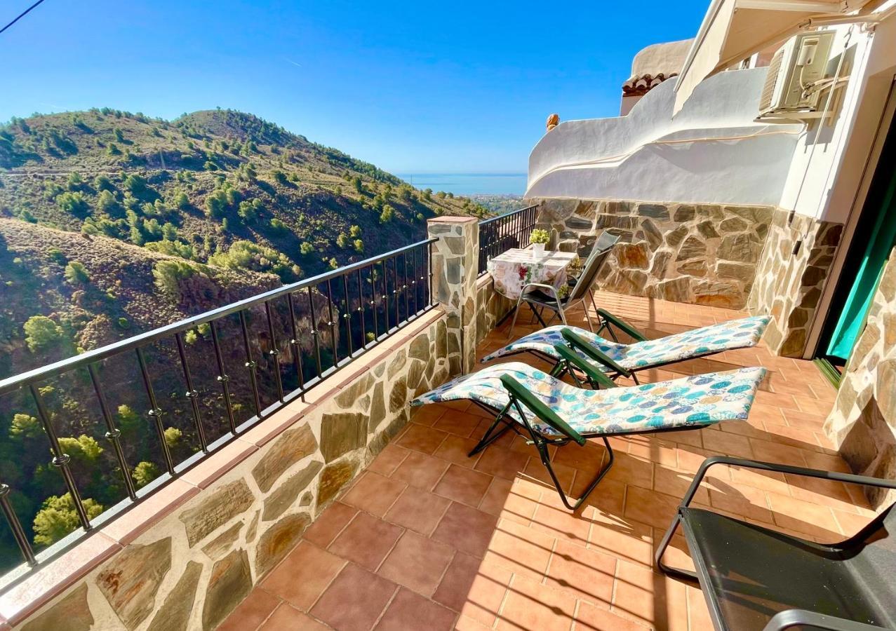 Apartamentos Axarquia , Frigiliana, Terraza Privada Con Vistas A La Montana Rio Y Al Mar Kültér fotó