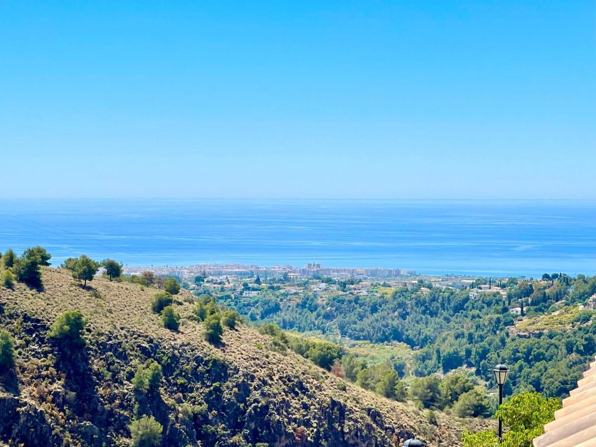 Apartamentos Axarquia , Frigiliana, Terraza Privada Con Vistas A La Montana Rio Y Al Mar Kültér fotó