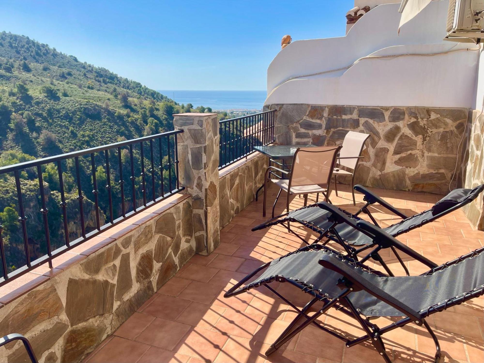 Apartamentos Axarquia , Frigiliana, Terraza Privada Con Vistas A La Montana Rio Y Al Mar Kültér fotó