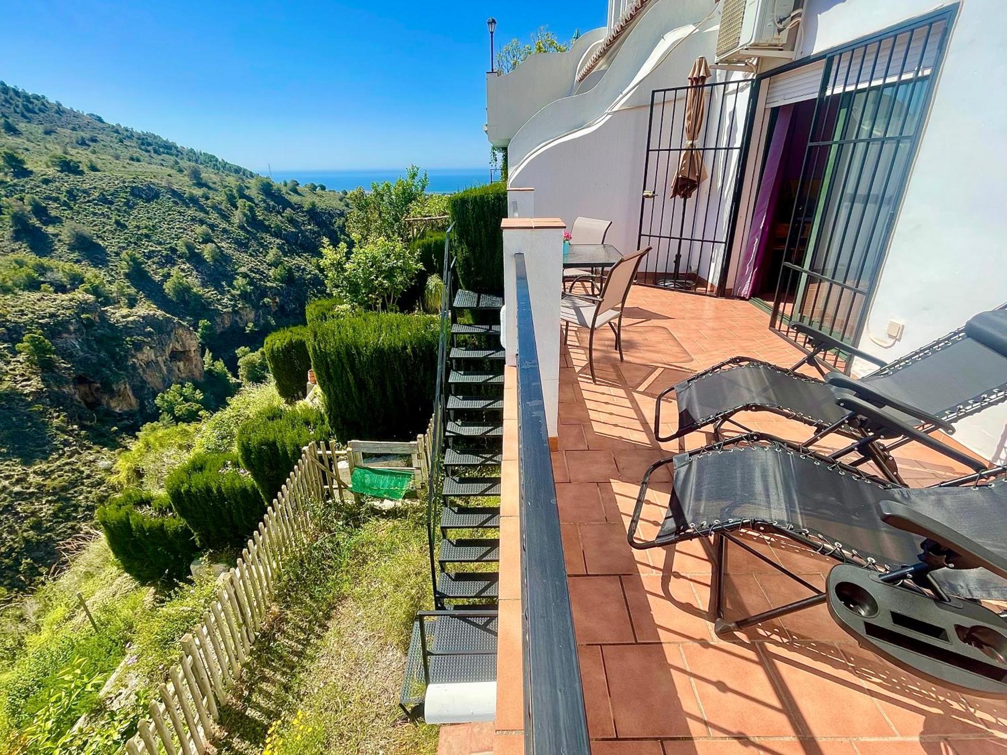 Apartamentos Axarquia , Frigiliana, Terraza Privada Con Vistas A La Montana Rio Y Al Mar Kültér fotó
