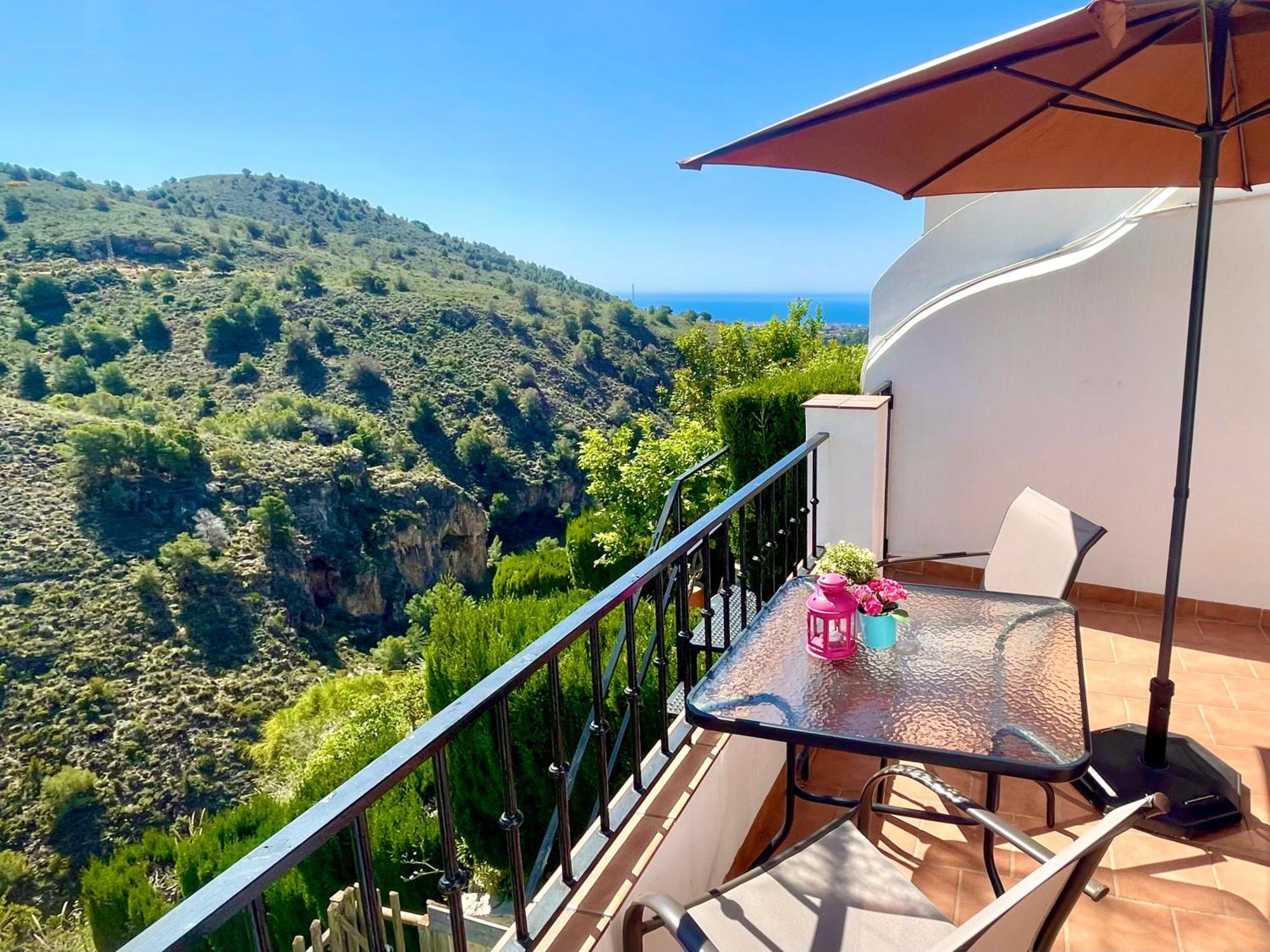 Apartamentos Axarquia , Frigiliana, Terraza Privada Con Vistas A La Montana Rio Y Al Mar Kültér fotó