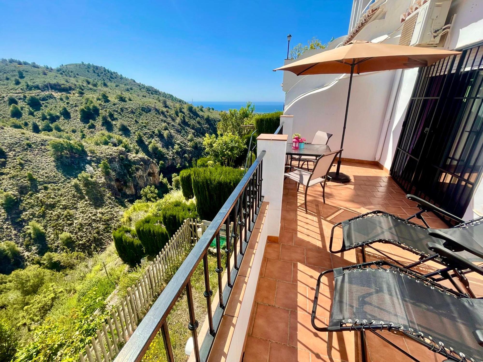 Apartamentos Axarquia , Frigiliana, Terraza Privada Con Vistas A La Montana Rio Y Al Mar Kültér fotó